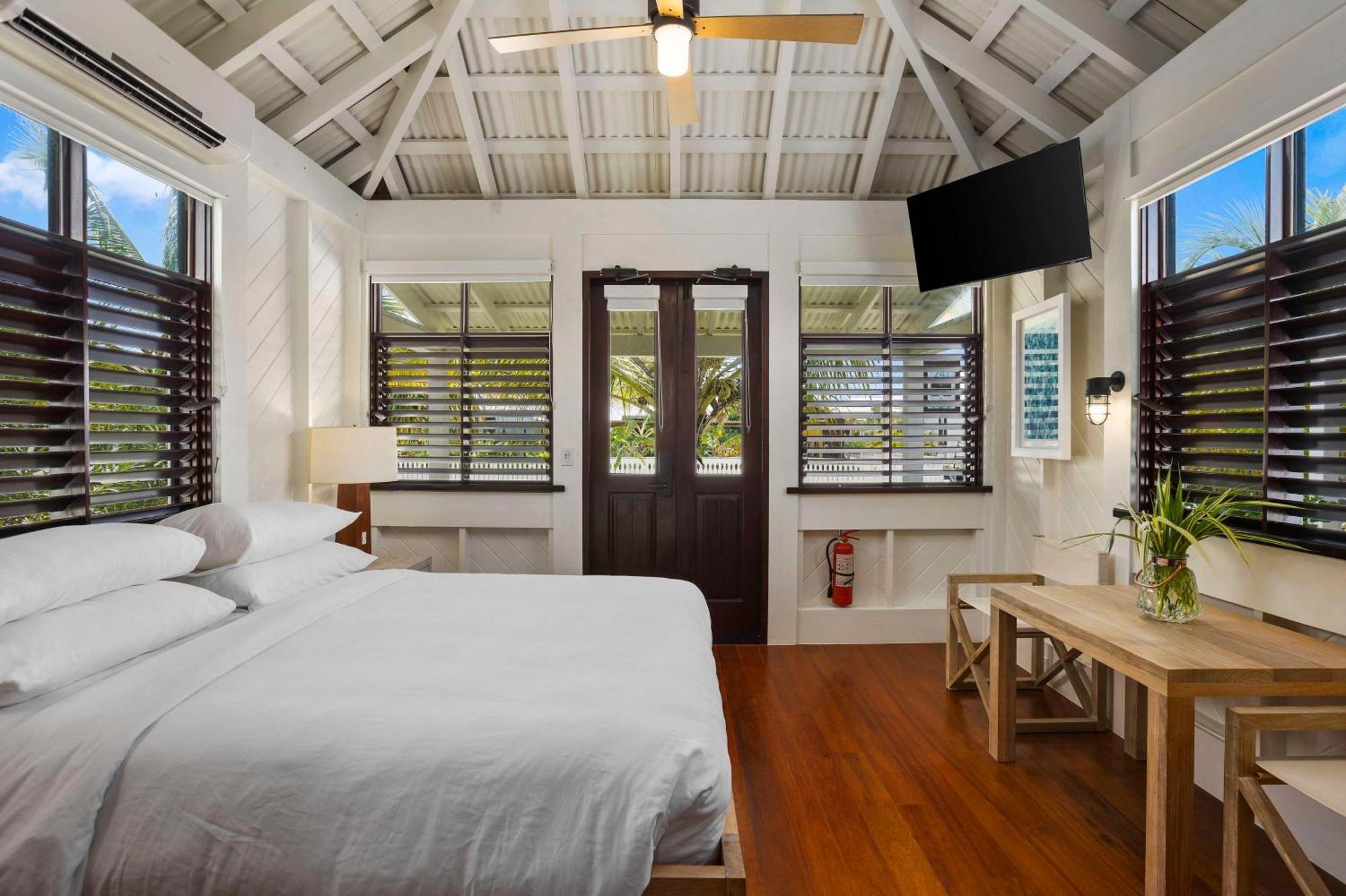 Mahogany Bay Resort And Beach Club, Curio Collection San Pedro  Exterior photo
